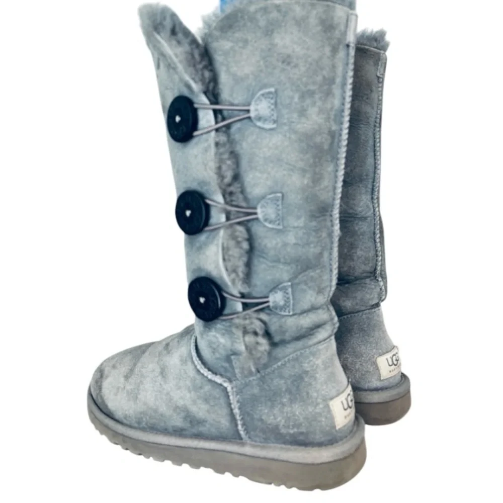 UGG Bailey Button Triplet Women's Gray Suede Boots Size 6